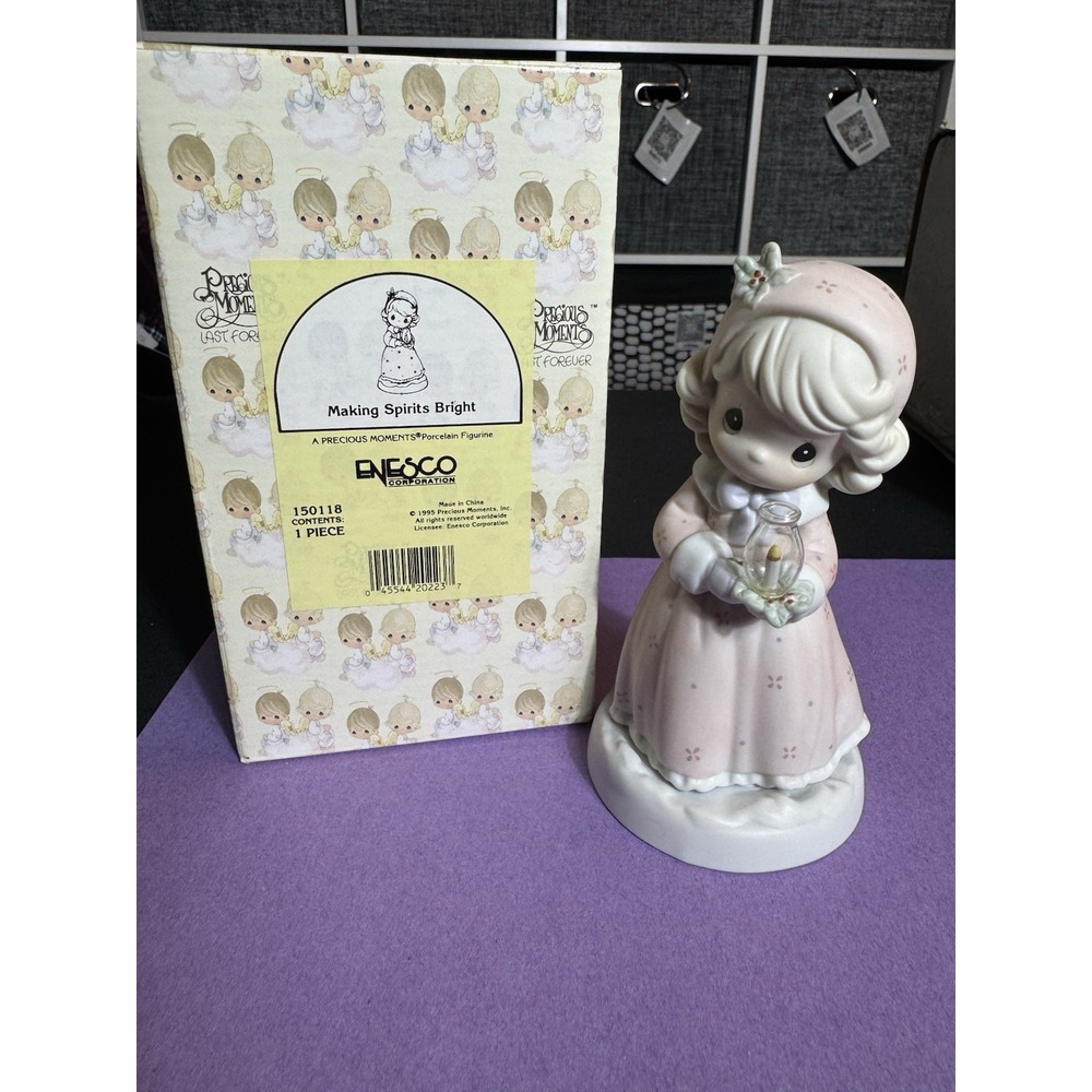 Precious Moments Figurine 150118 Making Spirits Bright New Box